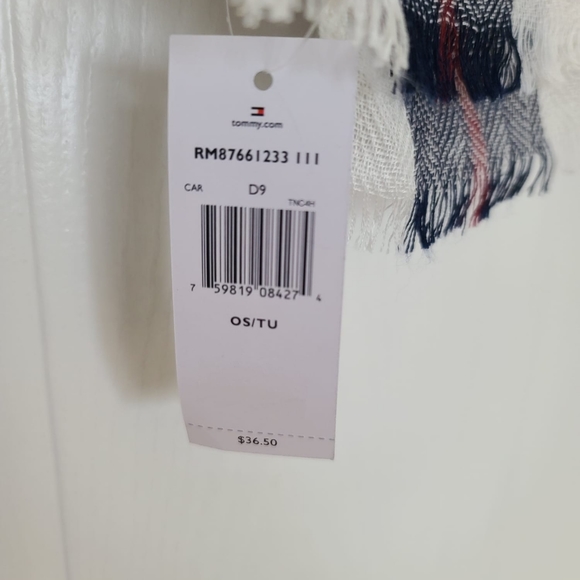 Tommy Hilfiger Plaid Scarf - Picture 4 of 4